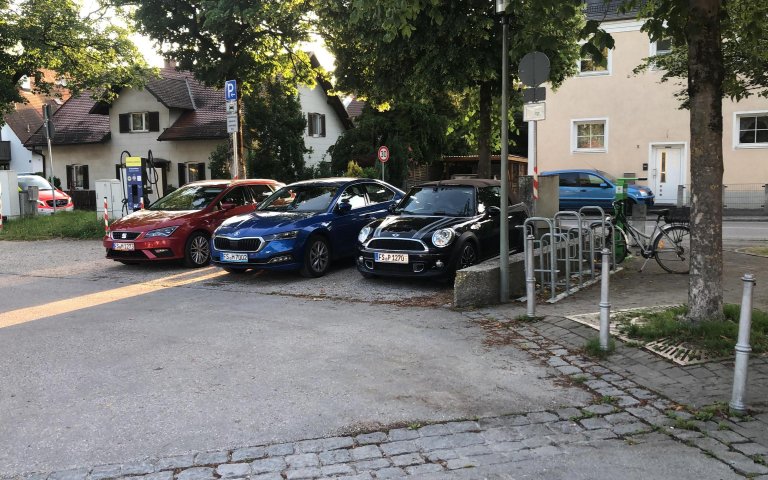 Unser Büro & Fahrzeuge