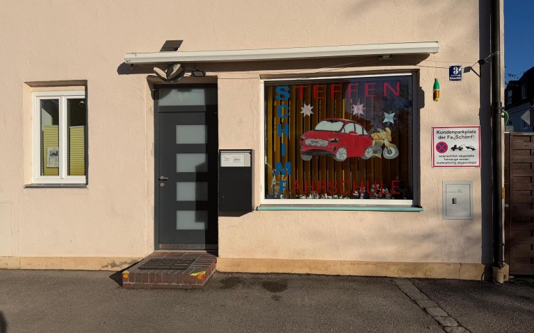 Unser Büro & Fahrzeuge